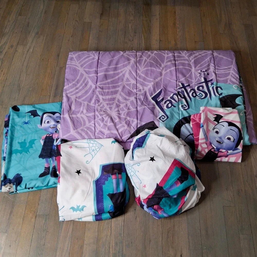 Vampirina TWIN Bed Set-Comforter/Flat & Fitted Sheets/Pillowcase/Curtain Panel